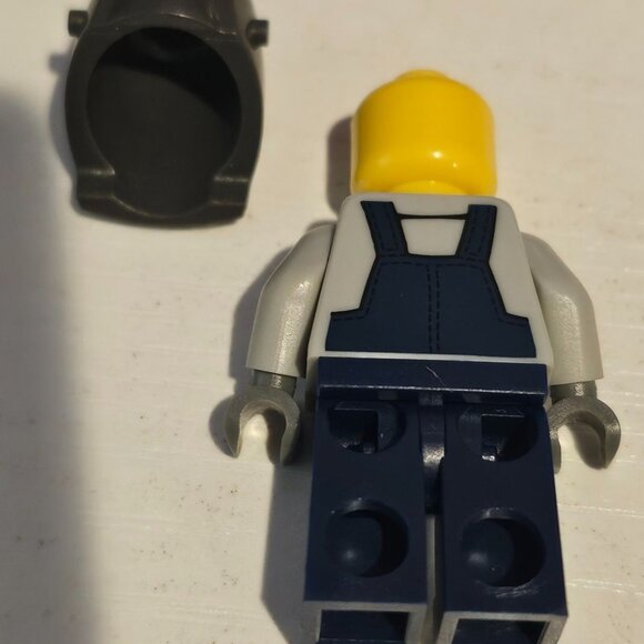 LEGO Minifigure Series 11 Welder 71002 Col172 Mini Figure Missing Accessories - Picture 5 of 8